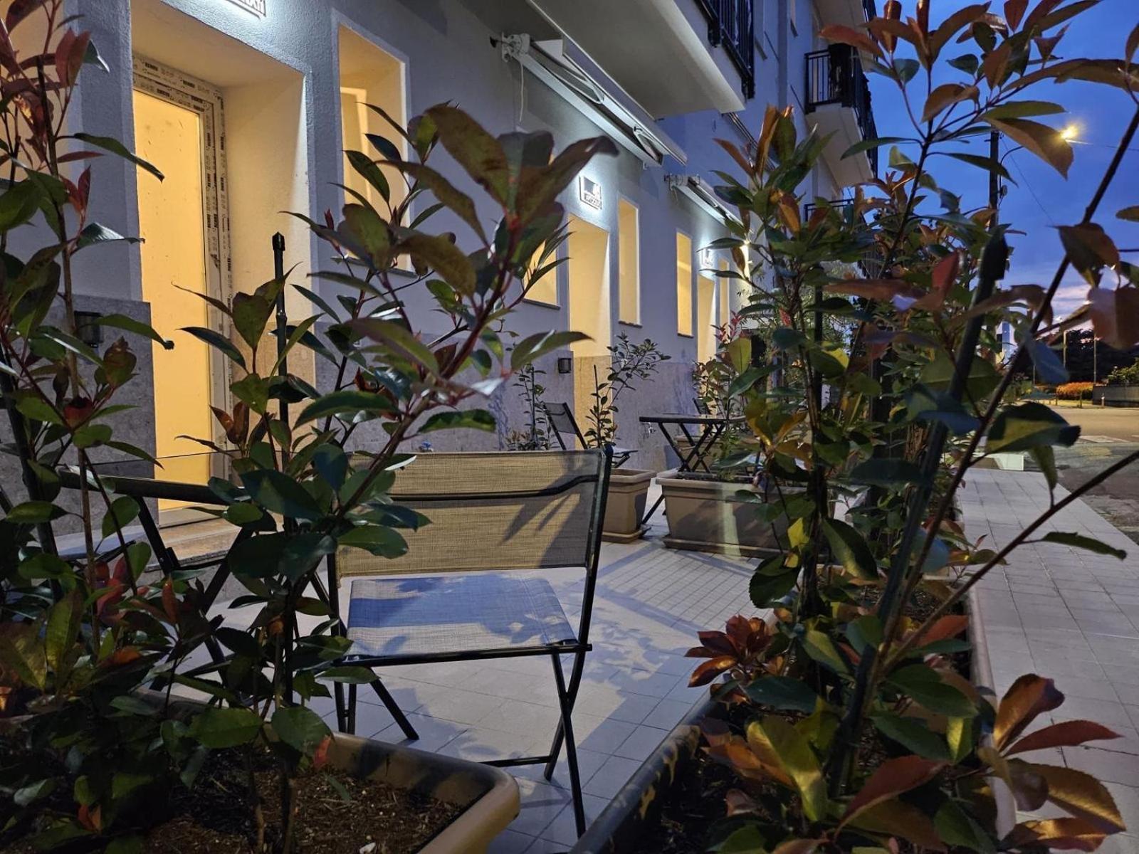 Apt Donati Home, Modernita E Comfort Con Parcheggio Gratuito Privato E Spazio Esterno Privato Cassano dʼAdda Oda fotoğraf
